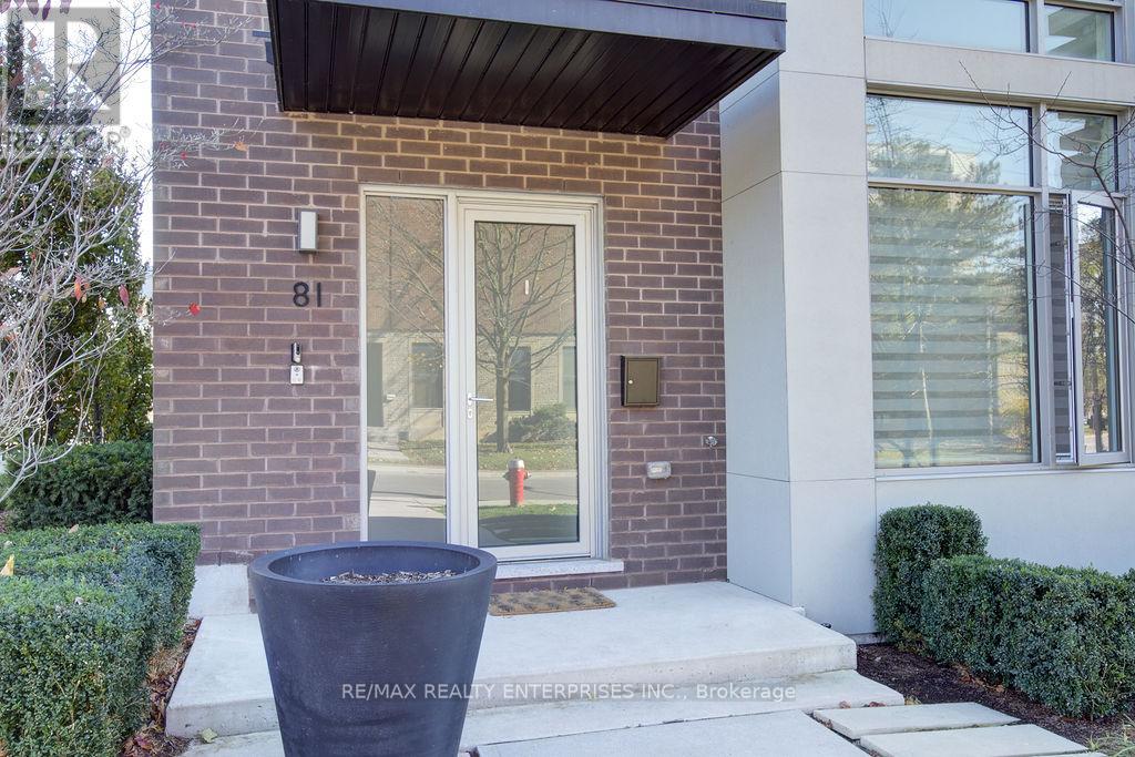 Row / Townhouse for Sale in 81 HIGH STREET E|Mississauga (Port Credit), Ontario L5G1K3 2