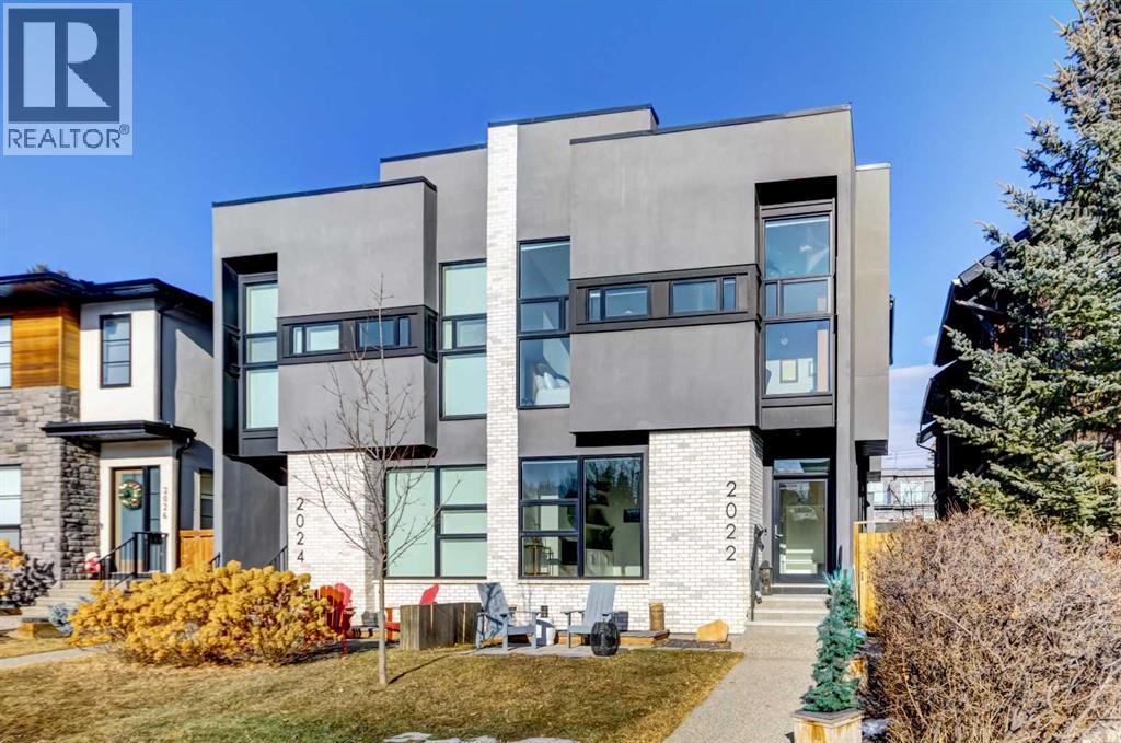 Duplex for Sale in 2022 44 Avenue SW|Calgary, Alberta T2T2N8