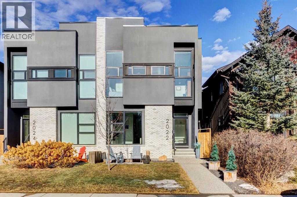 Duplex for Sale in 2022 44 Avenue SW|Calgary, Alberta T2T2N8 2