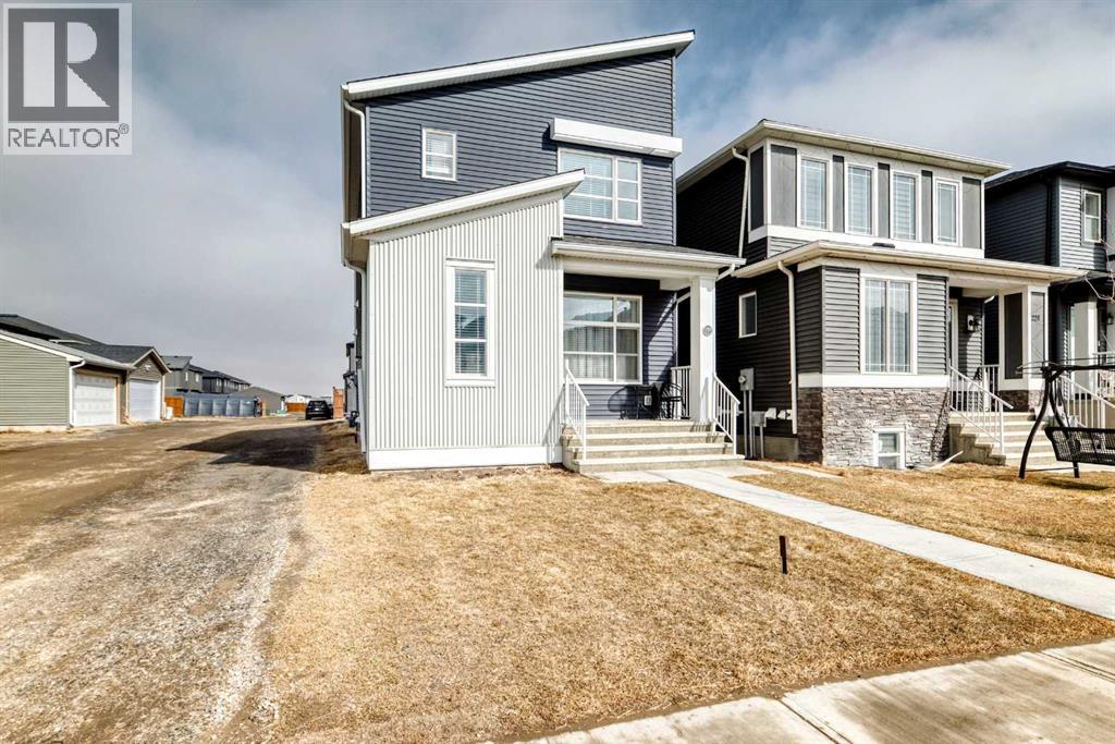 House for Sale in 220 Cornerstone Grove NE|Calgary, Alberta T2N2A6