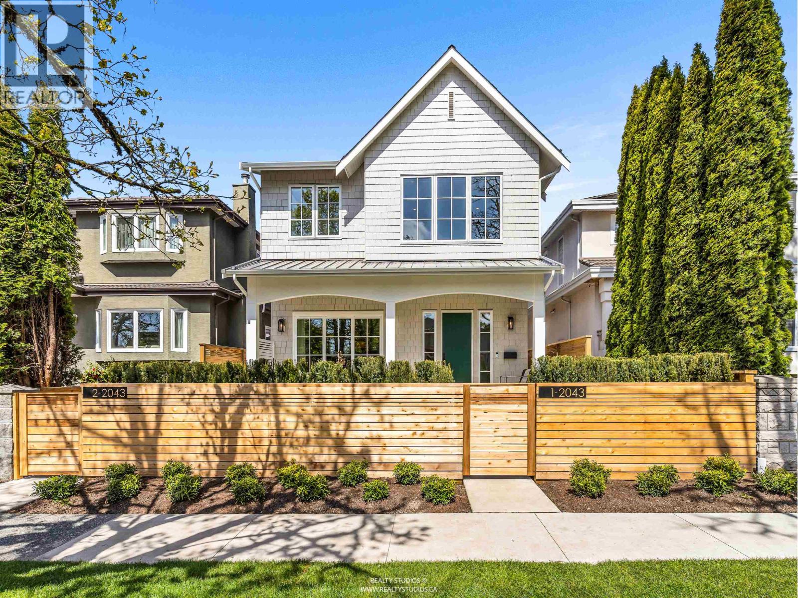 2 2043 W 45TH AVENUE|Vancouver, British Columbia V6M2H8