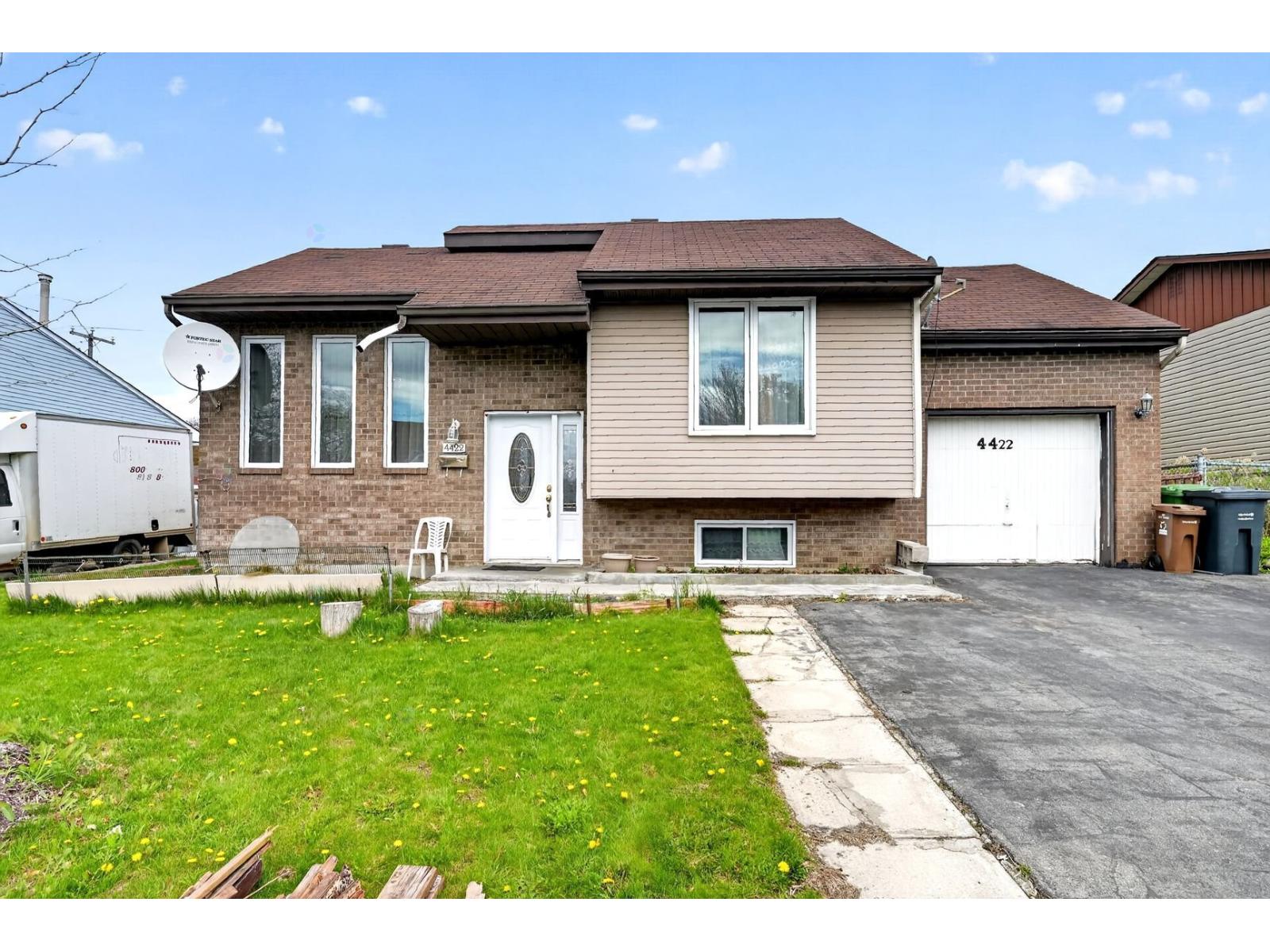 For sale: 4422 Boul. Jacques-Bizard, Montréal (Pierrefonds-Roxboro