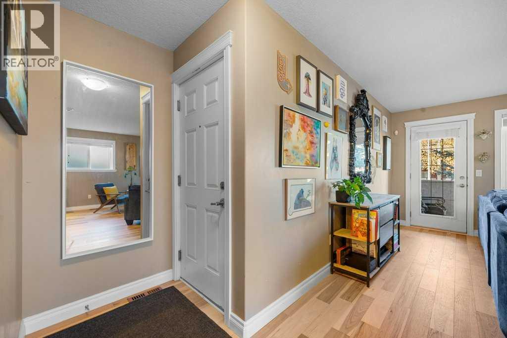 Apartment for Sale in 201, 1920 26 Street SW|Calgary, Alberta T3E2A1 2