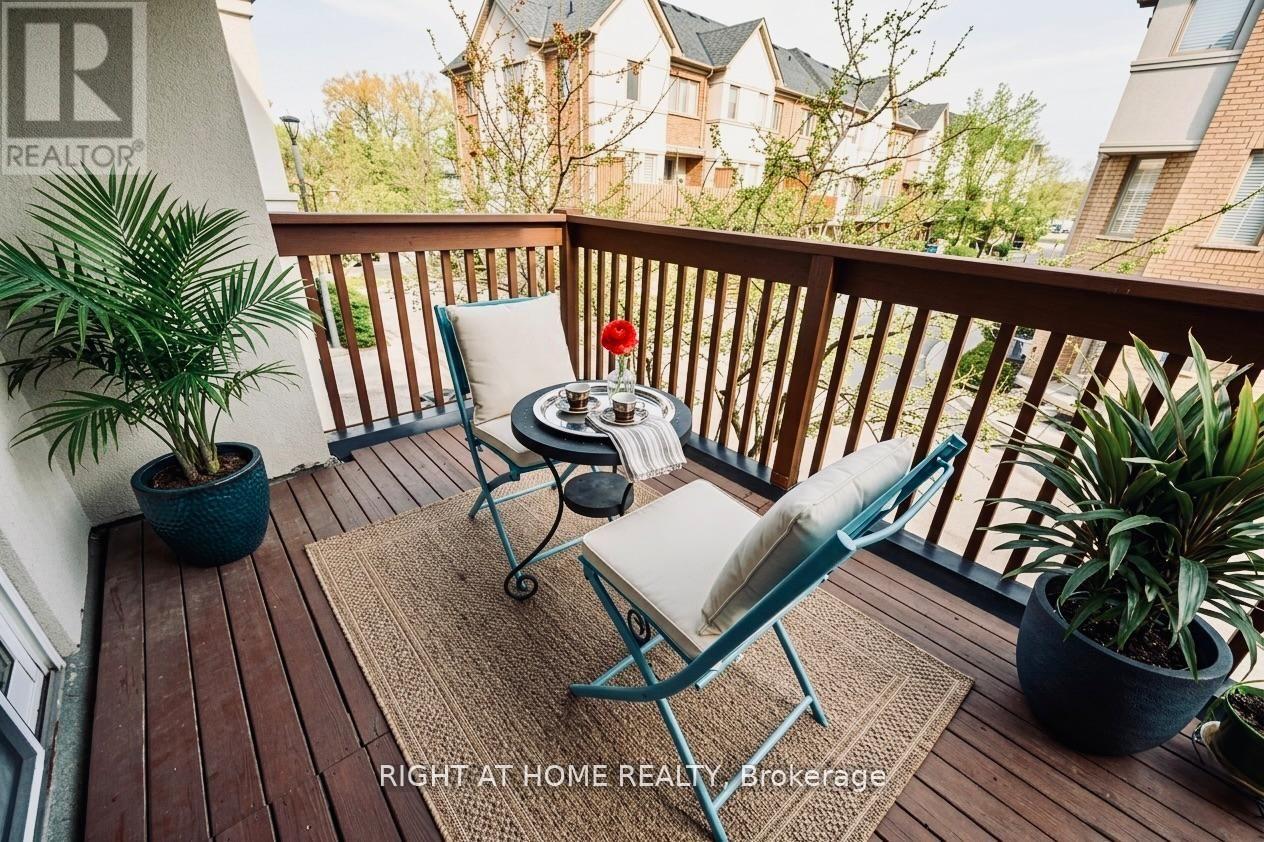 Row / Townhouse for Sale in 1 - 11 WEST DEANE PARK DRIVE|Toronto (Eringate-Centennial-West Deane), Ontario M9B2R5 4