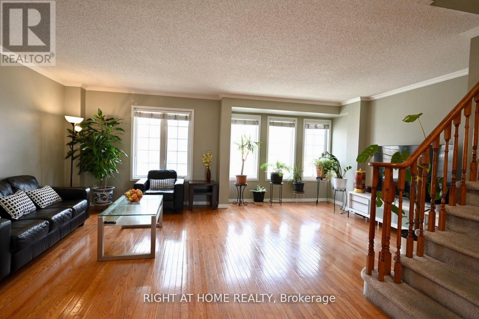 Row / Townhouse for Sale in 1 - 11 WEST DEANE PARK DRIVE|Toronto (Eringate-Centennial-West Deane), Ontario M9B2R5 5