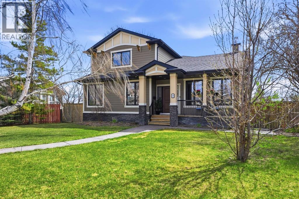 House for Sale in 29 Winchester Crescent SW|Calgary, Alberta T3C2T9 2
