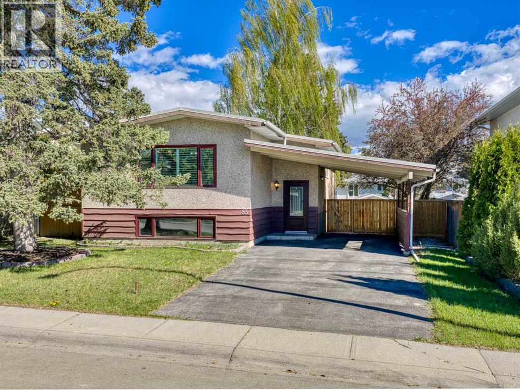 House for Sale in 83 Brazeau Crescent SW|Calgary, Alberta T2W0Z2
