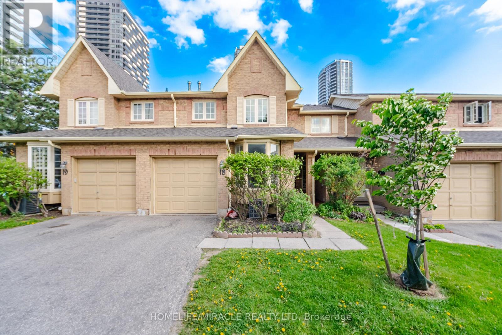 Row / Townhouse for Sale in 18 - 35 CEREMONIAL DRIVE|Mississauga (Hurontario), Ontario L5R3G6 3