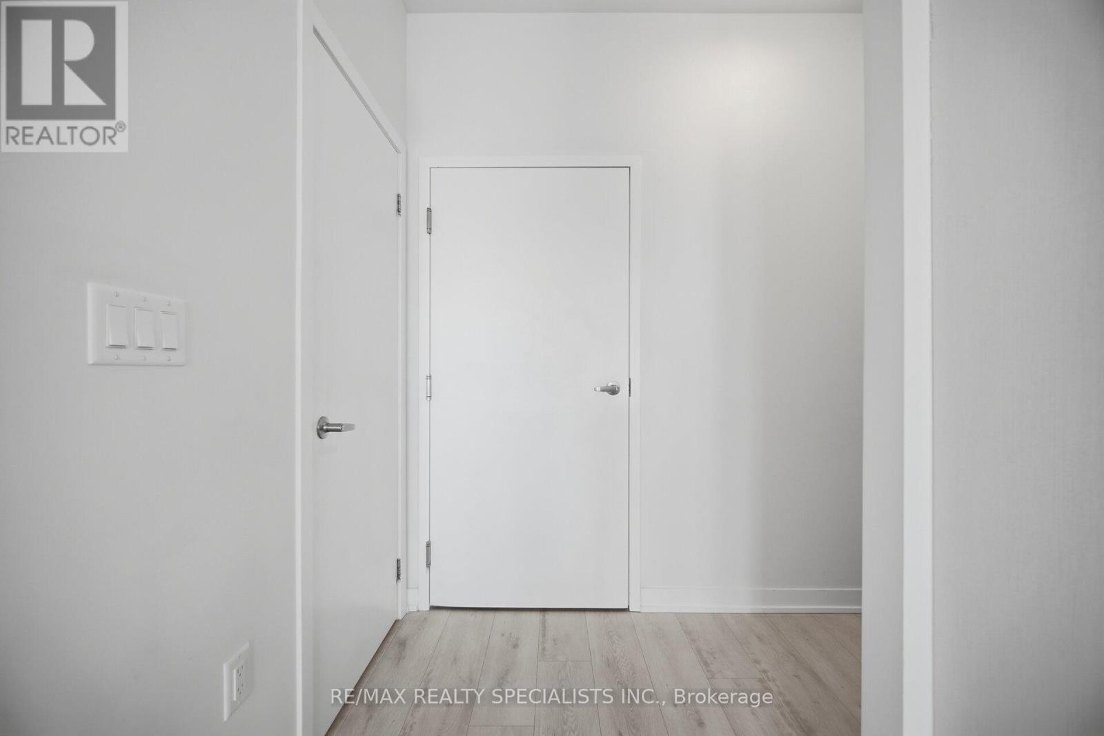 Row / Townhouse for Sale in 21 - 3405 RIDGEWAY DRIVE|Mississauga (Erin Mills), Ontario L5L0B9 3
