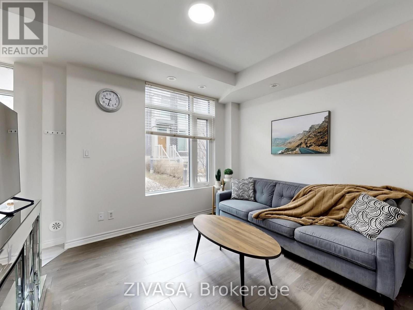 Row / Townhouse for Sale in 92 - 15 APPLEWOOD LANE|Toronto (Etobicoke West Mall), Ontario M9C2Z7 3