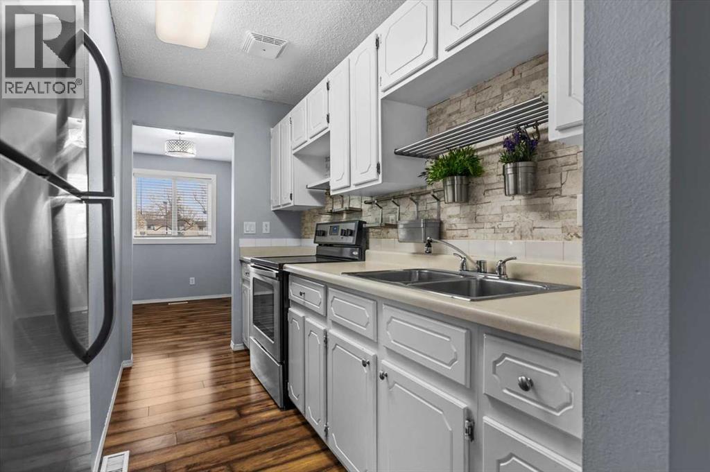 Row / Townhouse for Sale in 80, 2727 Rundleson Road NE|Calgary, Alberta T1Y3Z3 4
