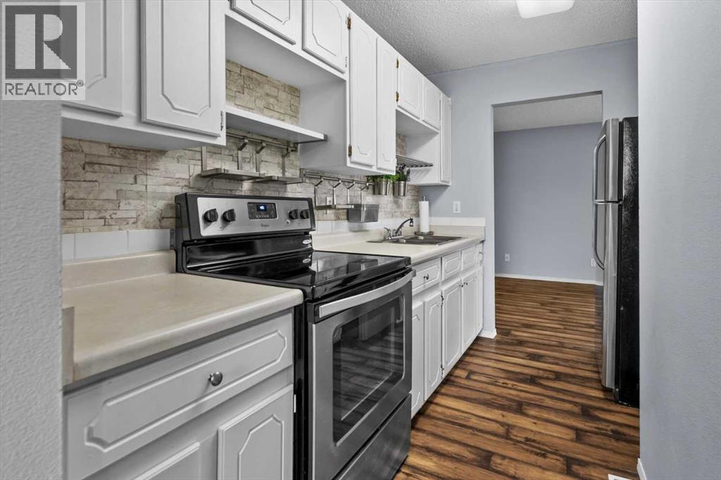 Row / Townhouse for Sale in 80, 2727 Rundleson Road NE|Calgary, Alberta T1Y3Z3 5