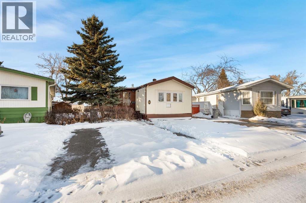 Mobile Home for Sale in 40, 6724 17 Avenue SE|Calgary, Alberta T2A0W5