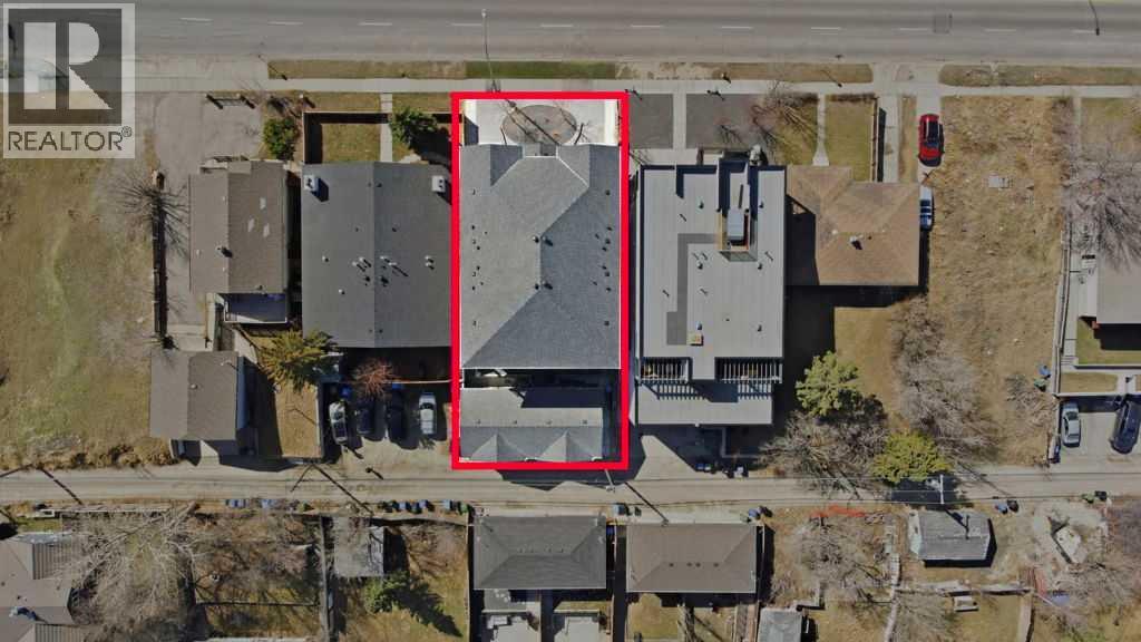 Row / Townhouse for Sale in 2, 3318 Centre Street NE|Calgary, Alberta T2E2X8