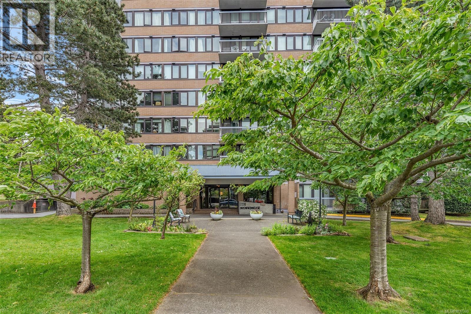 907 647 Michigan St, Victoria, British Columbia V8V1S9