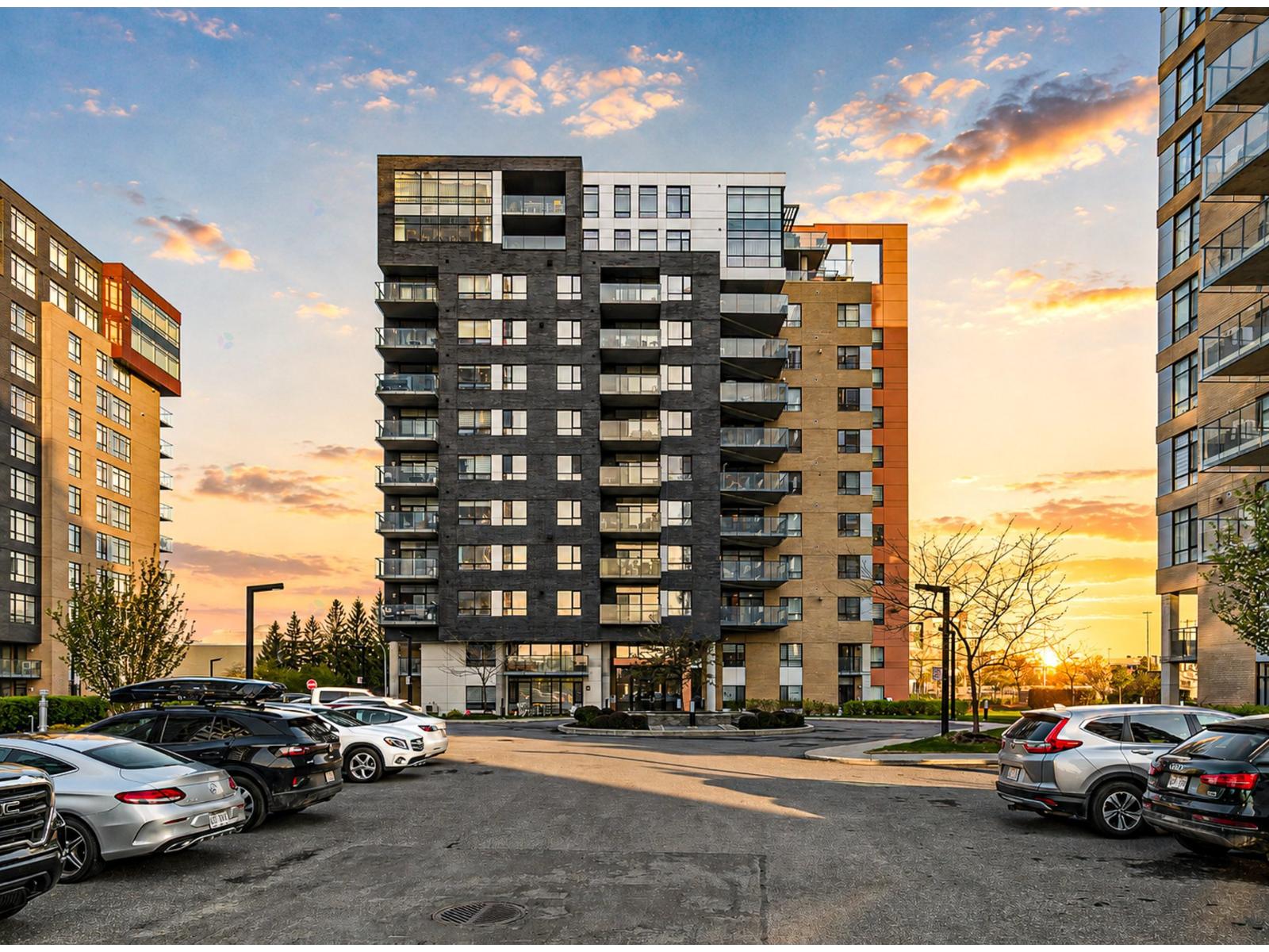 2875 Av. du Cosmodôme, #902, Laval (Chomedey), Quebec H7T0E3