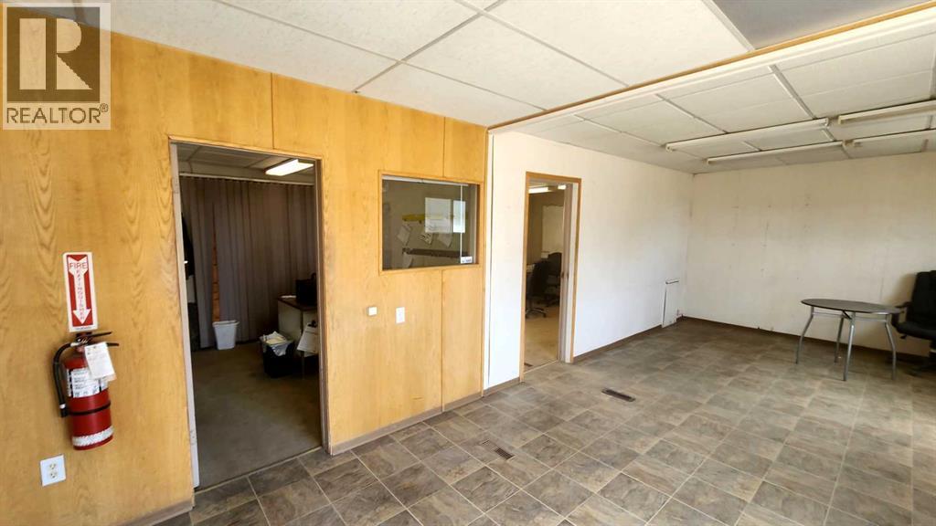 For rent: 6709C GOLDENWEST Avenue, Red Deer, Alberta T4P1A7 - A2222525 ...