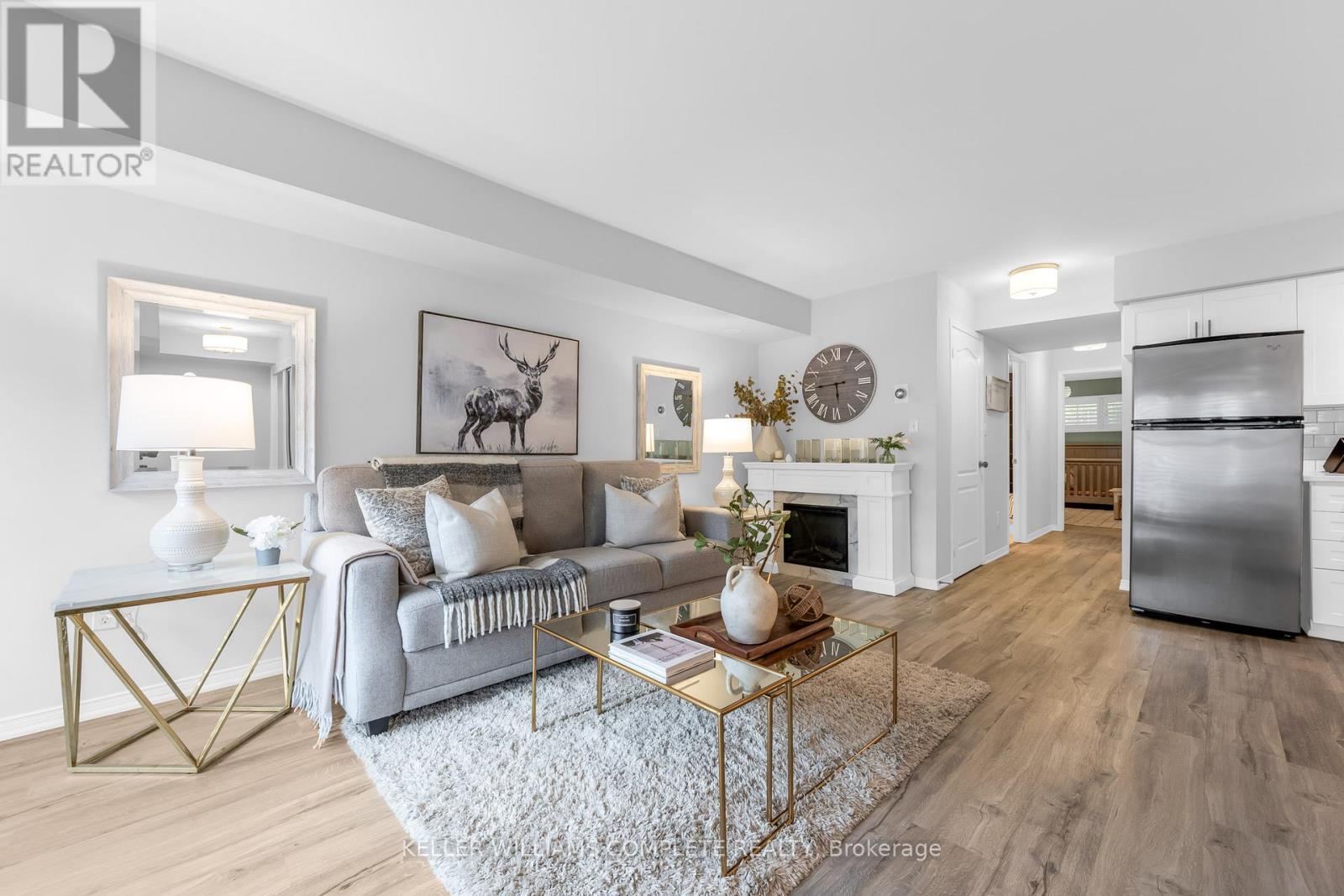 Row / Townhouse for Sale in 28 - 2468 POST ROAD|Oakville (RO River Oaks), Ontario L6H0J2 4