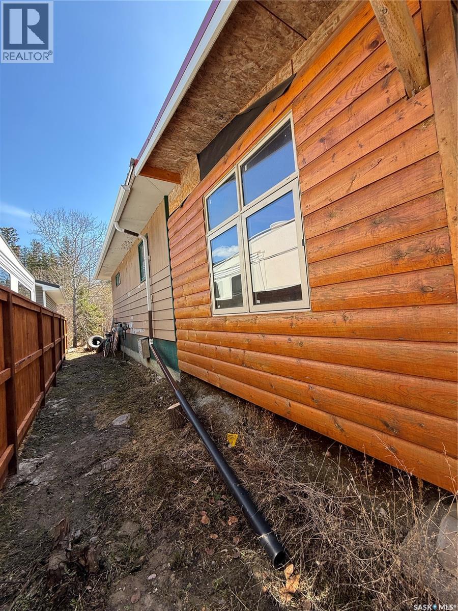 For sale: 127 Helen STREET, Chitek Lake, Saskatchewan S0J0L0