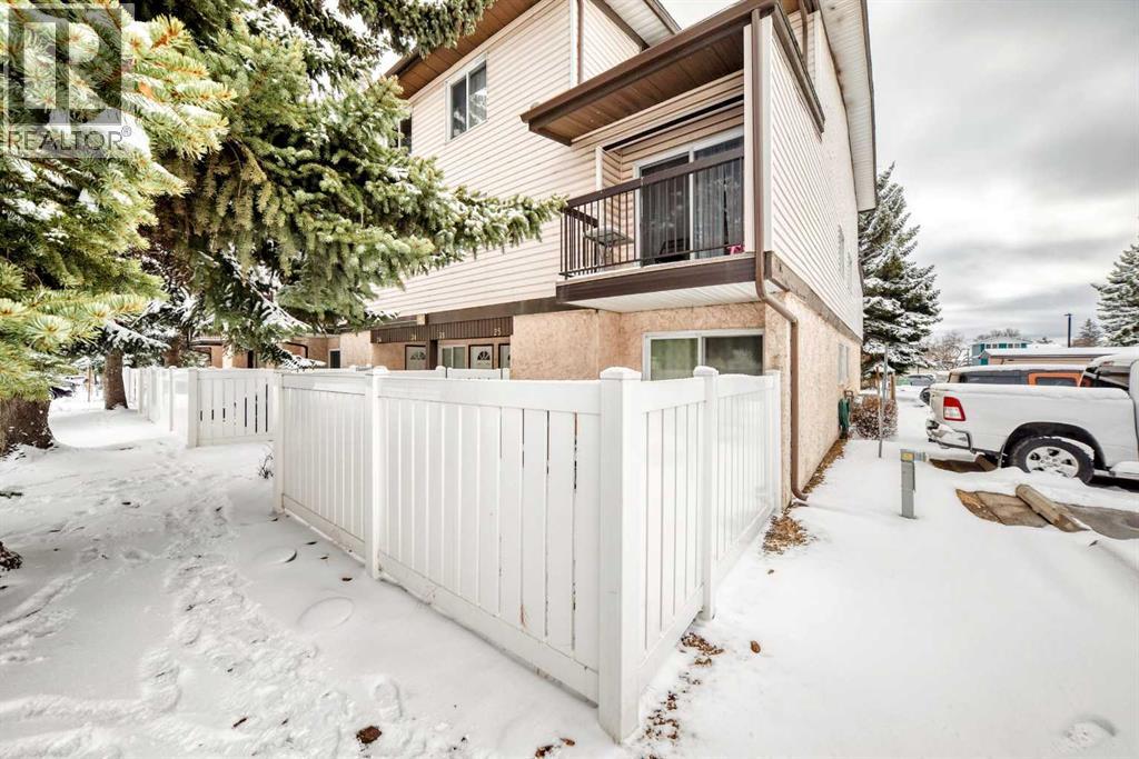 Row / Townhouse for Sale in 25, 3745 Fonda Way SE|Calgary, Alberta T2A5W7