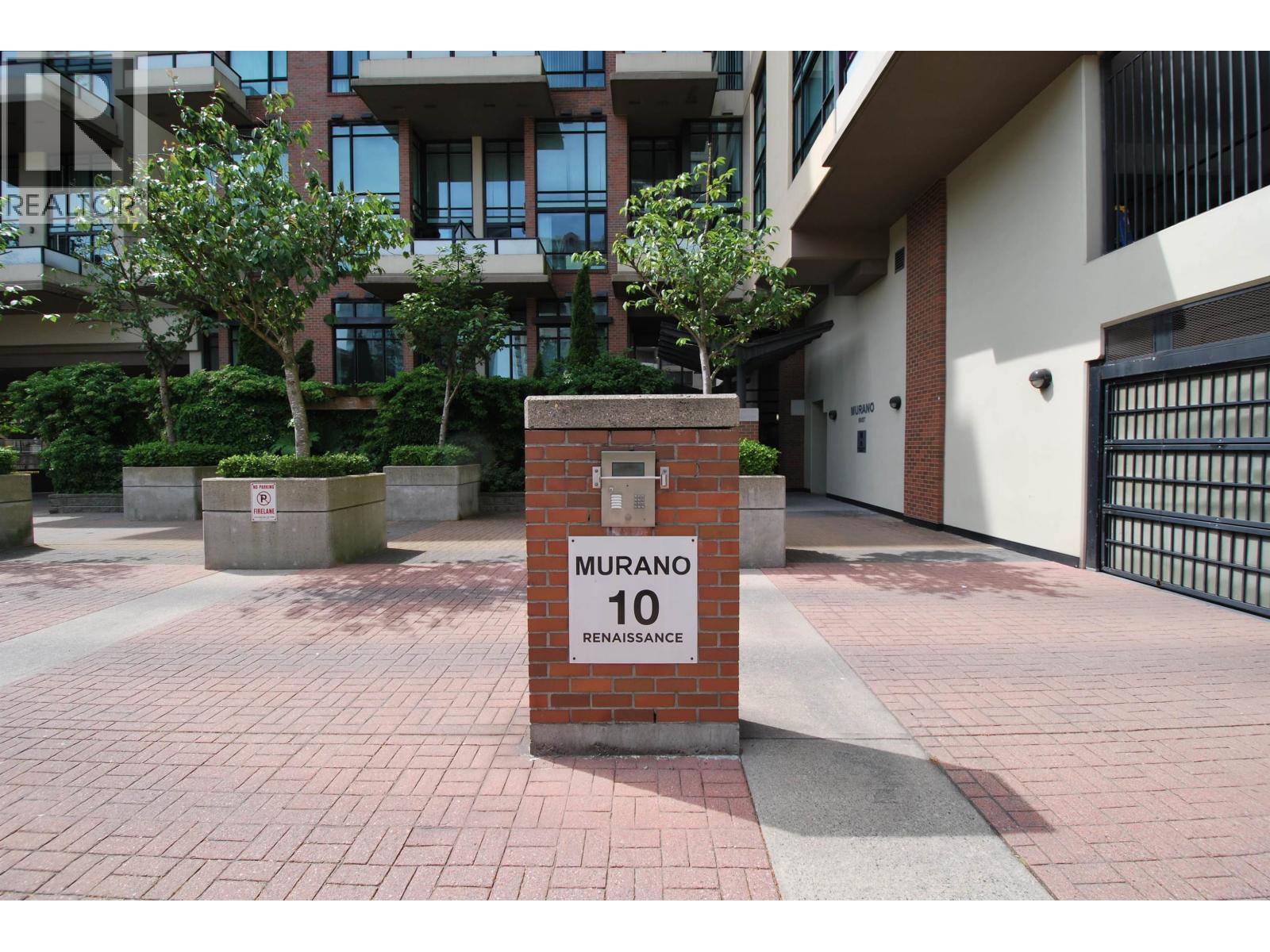 For sale: 404 10 RENAISSANCE SQUARE, New Westminster, British Columbia ...