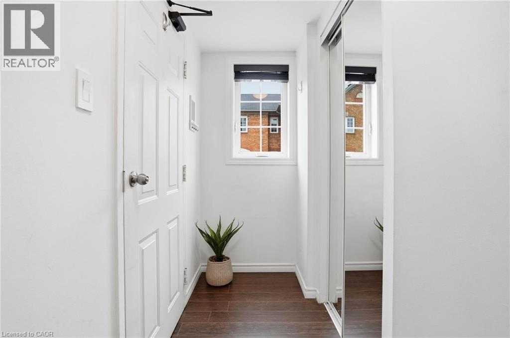 Row / Townhouse for Sale in 6950 TENTH Line W Unit# 103|Mississauga, Ontario L5N6Y1 4