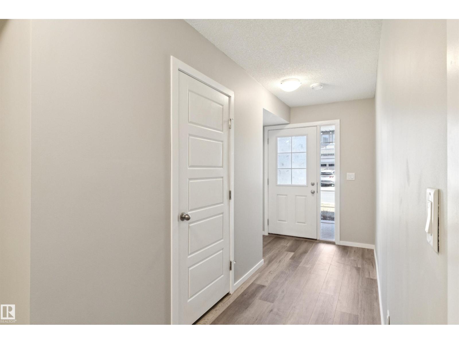 For sale: 20523 22 AV NW NW, Edmonton, Alberta T6M1N1 - E4488899