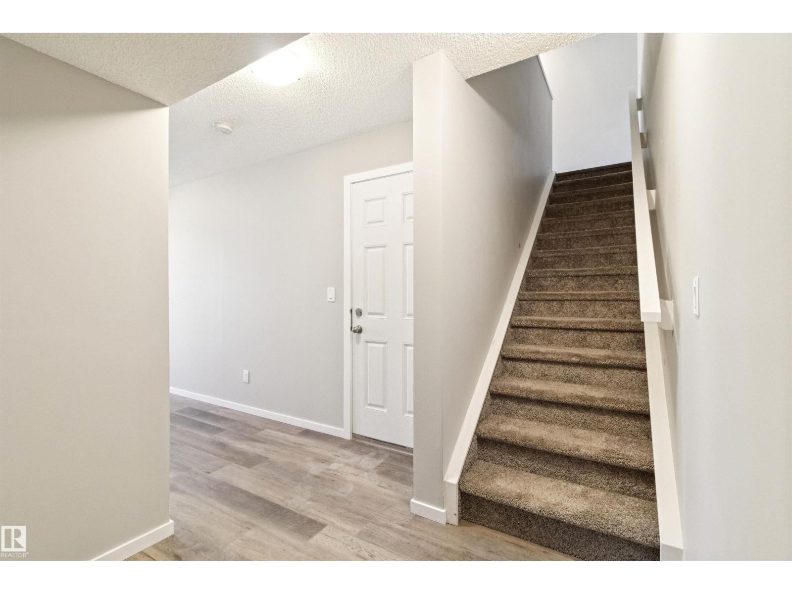 For sale: 20523 22 AV NW NW, Edmonton, Alberta T6M1N1 - E4488899