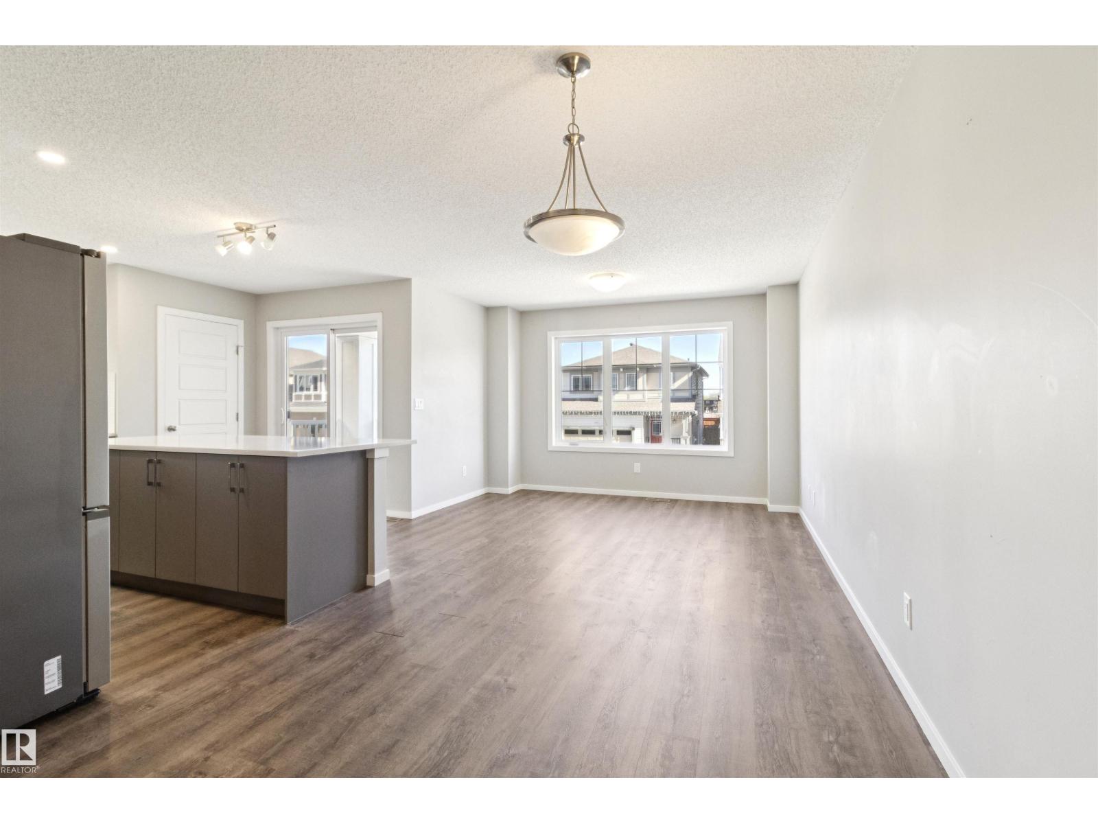 For sale: 20523 22 AV NW NW, Edmonton, Alberta T6M1N1 - E4488899