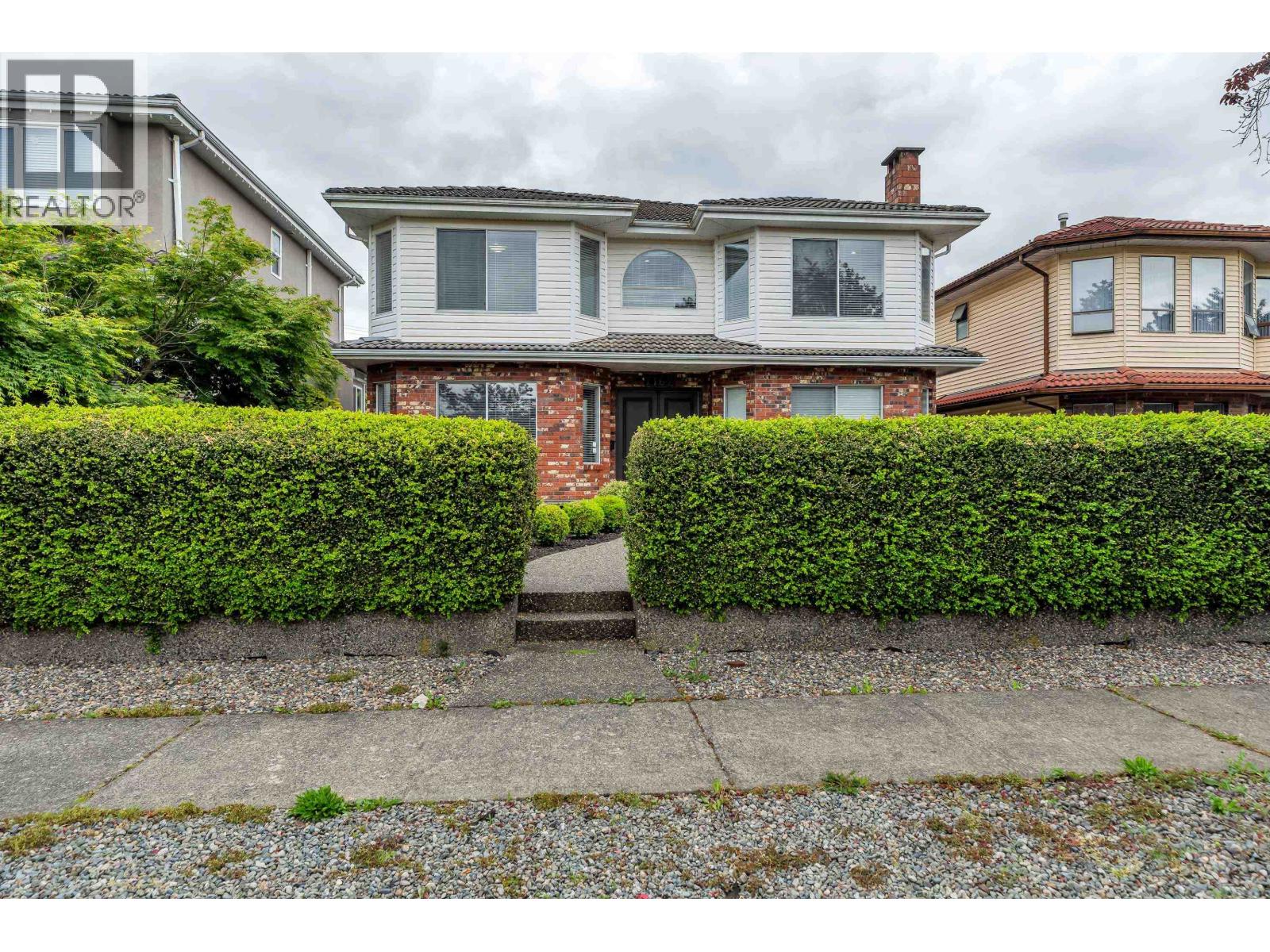 7162 GLADSTONE STREET|Vancouver, British Columbia V5P4G6