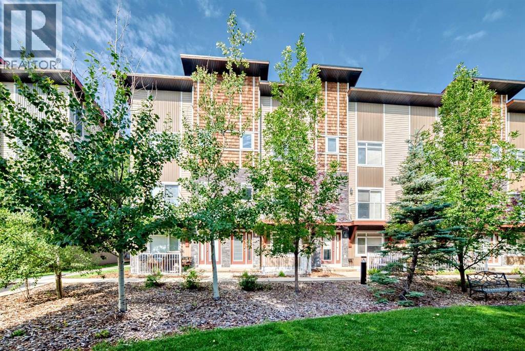 Row / Townhouse for Sale in 606 Skyview Point Place NE|Calgary, Alberta T3N0L7