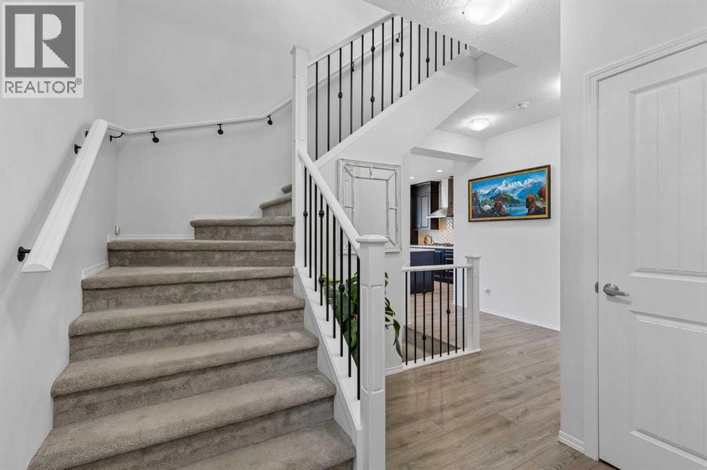 House for Sale in 159 Belmont Terrace SW|Calgary, Alberta T2X4X2 3