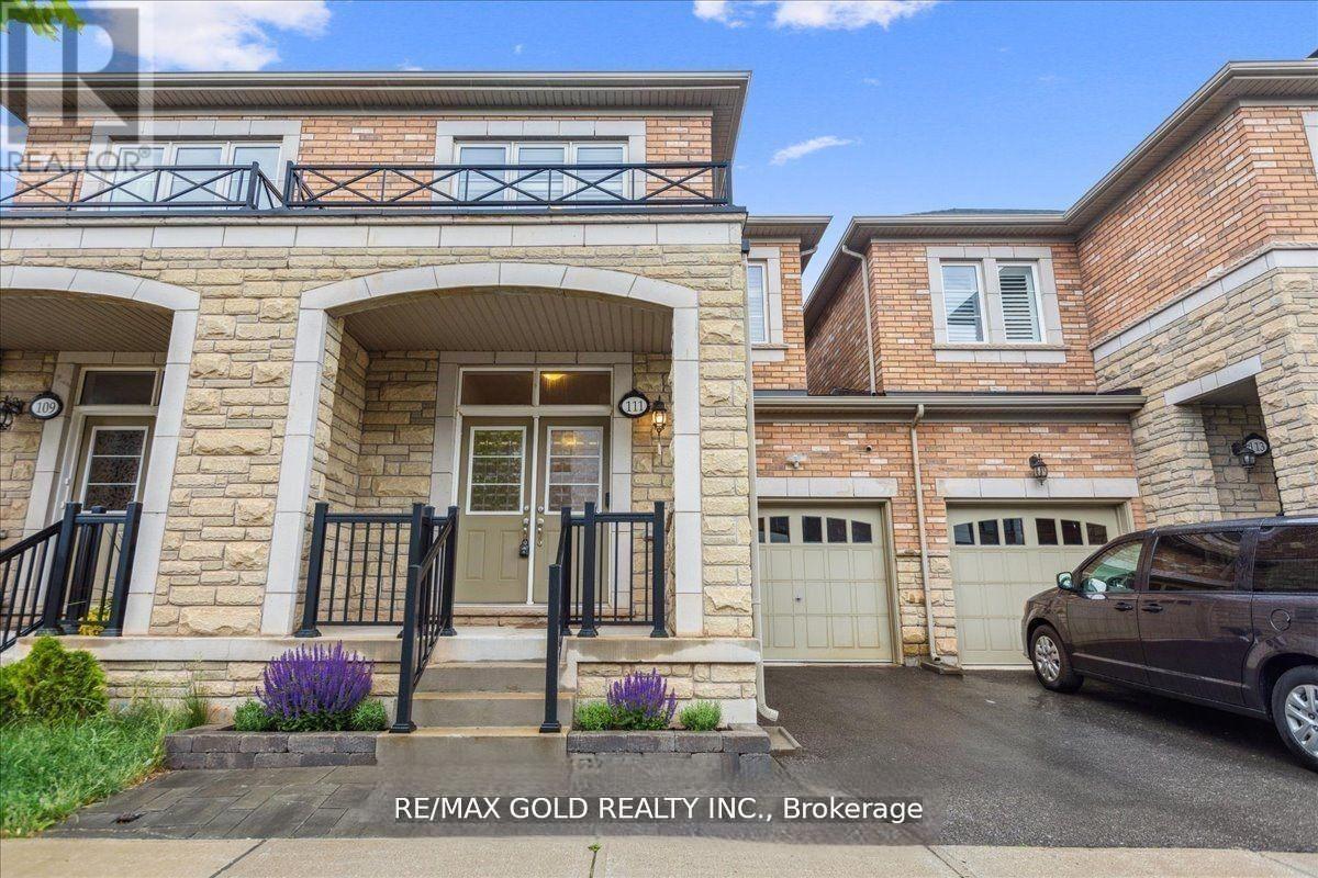 Row / Townhouse for Sale in 111 HUGUENOT ROAD|Oakville (GO Glenorchy), Ontario L6H0M3 2