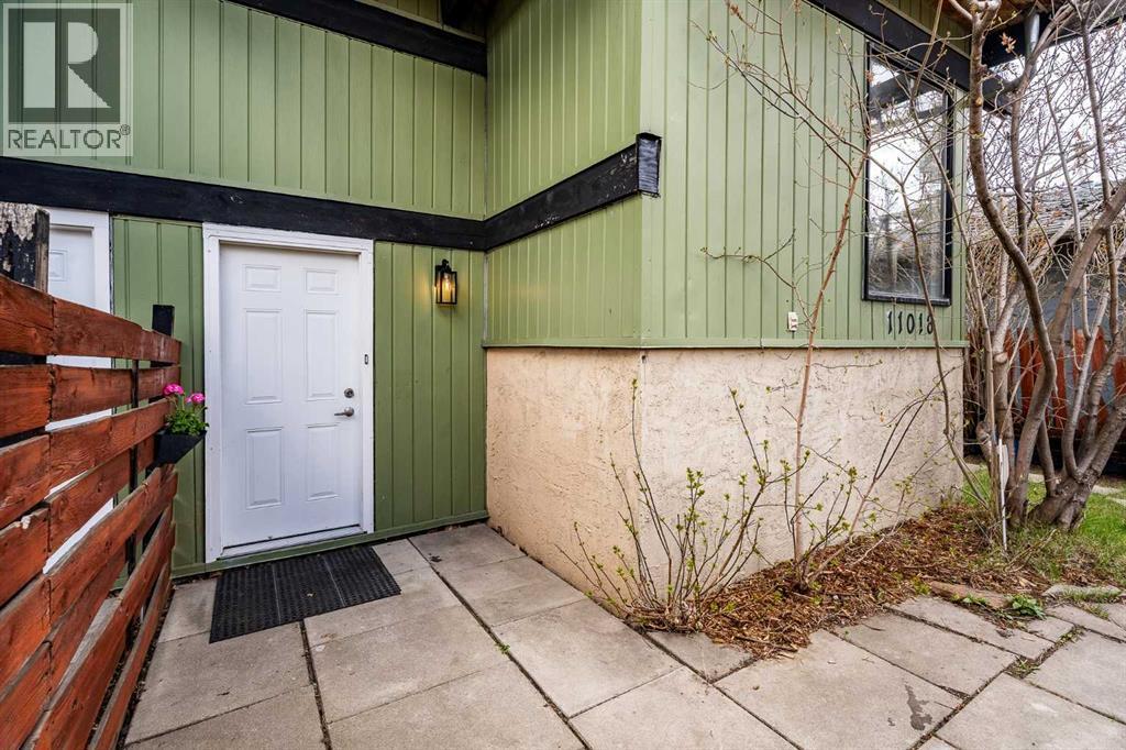 Duplex for Sale in 11018 5 Street SW|Calgary, Alberta T2W1Y6