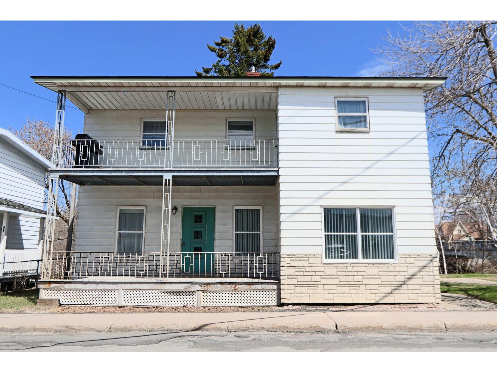 191 Av. de la Fabrique, Montmagny, Quebec G5V2J7