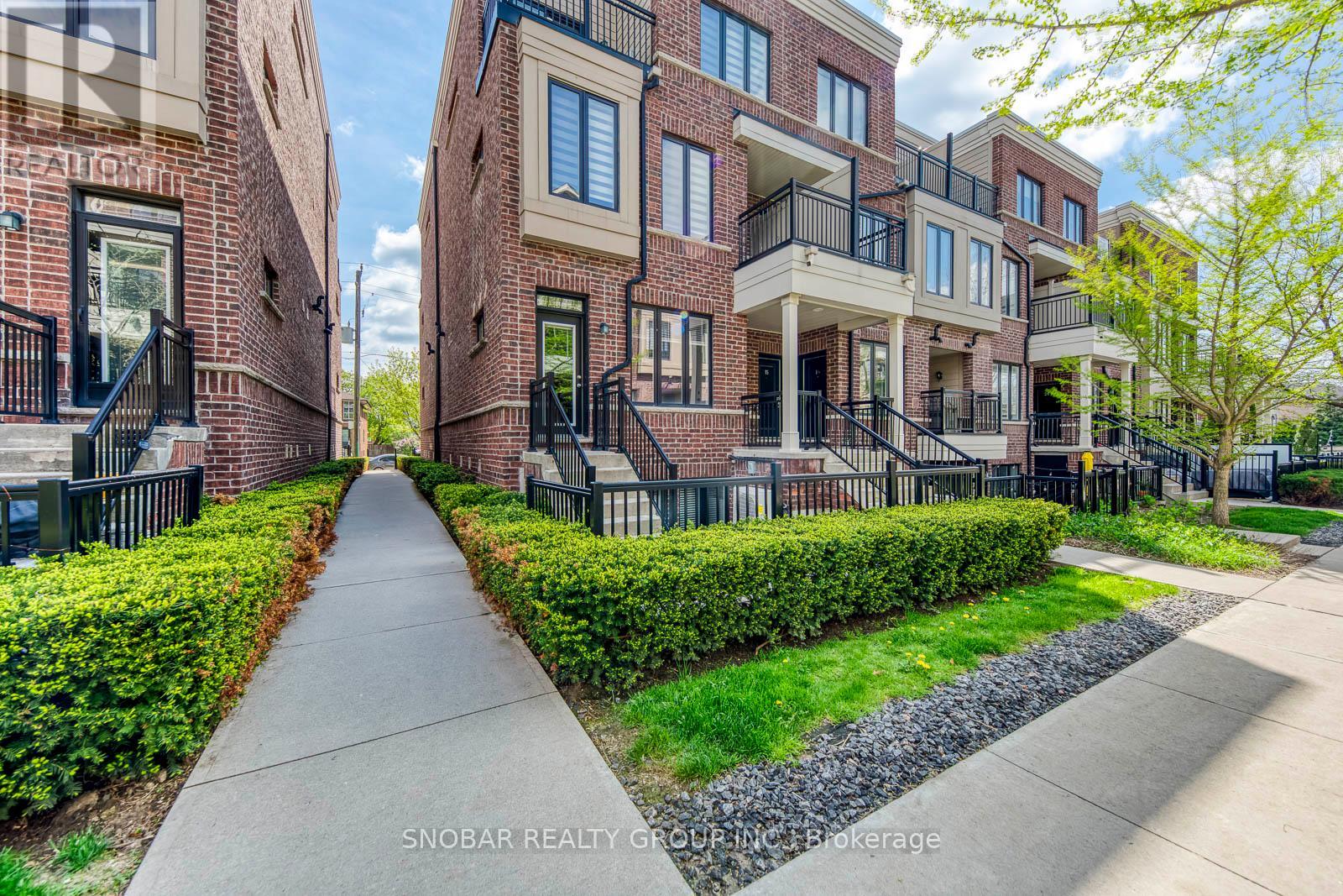 Row / Townhouse for Sale in 13 - 10 CARNATION AVENUE|Toronto (Long Branch), Ontario M8V0B8 2