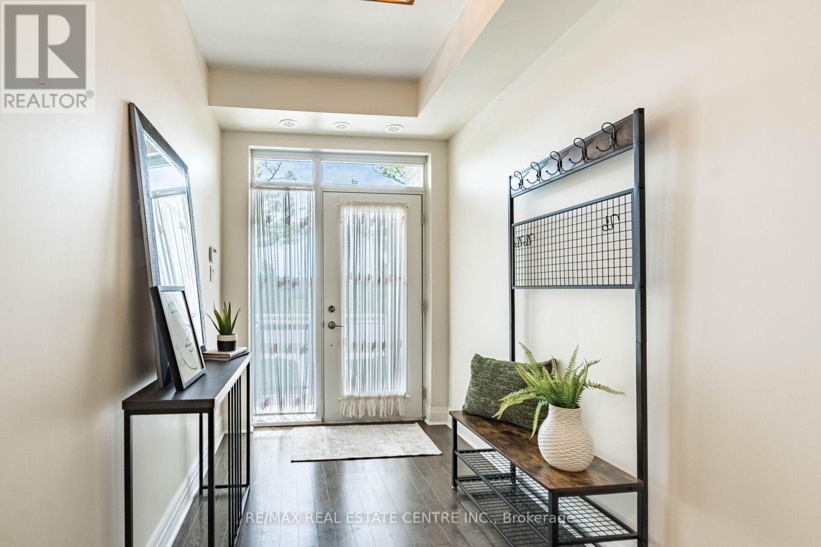 Row / Townhouse for Sale in 5 - 150 LITTLE CREEK|Mississauga (Hurontario), Ontario L5R0E9 4