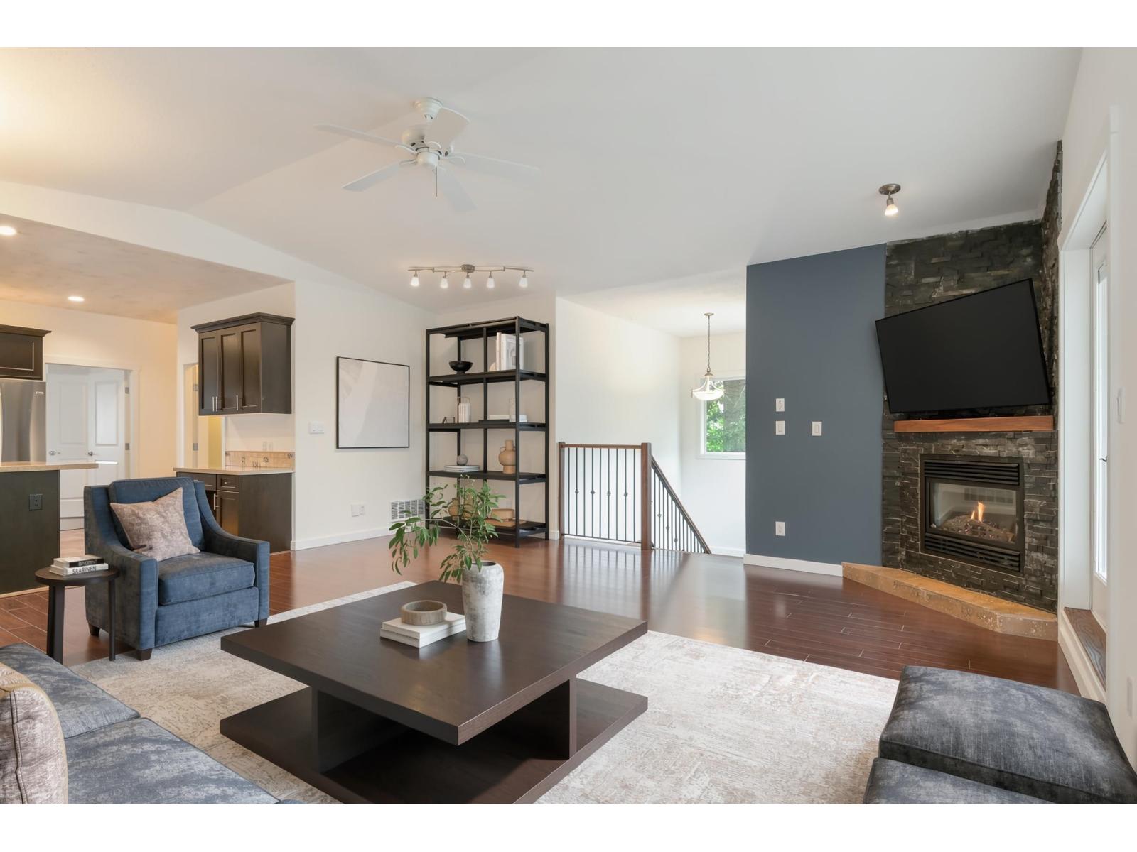 For sale: 34028 WALNUT AVENUE, Abbotsford, British Columbia V2S2S5