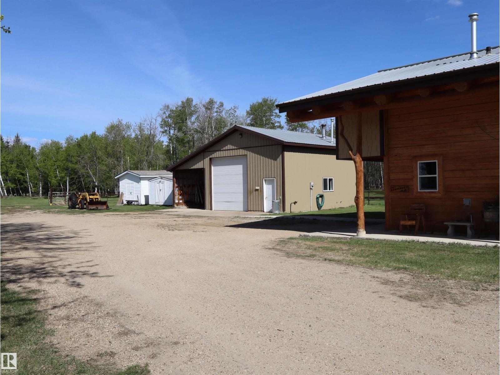 For sale: 622036 RGE RD 63, Rural Woodlands County, Alberta T7N1C6 ...