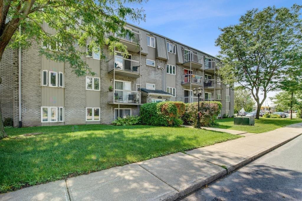 120 Rue St-Henri, #404, La Prairie, Quebec J5R2S1
