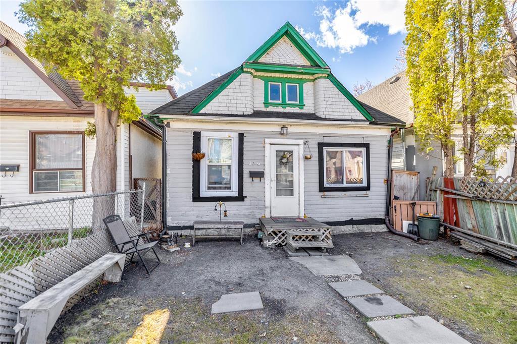 326 Simcoe Street, Winnipeg, Manitoba R3G1W1