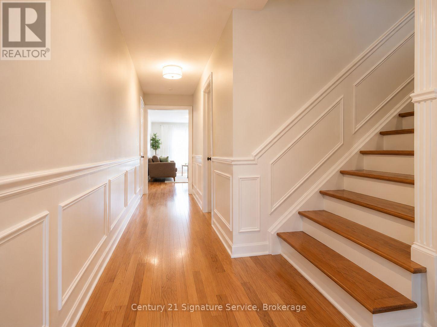 Row / Townhouse for Sale in 2395 STEFI TRAIL E|Oakville (RO River Oaks), Ontario L6H5Y5 3