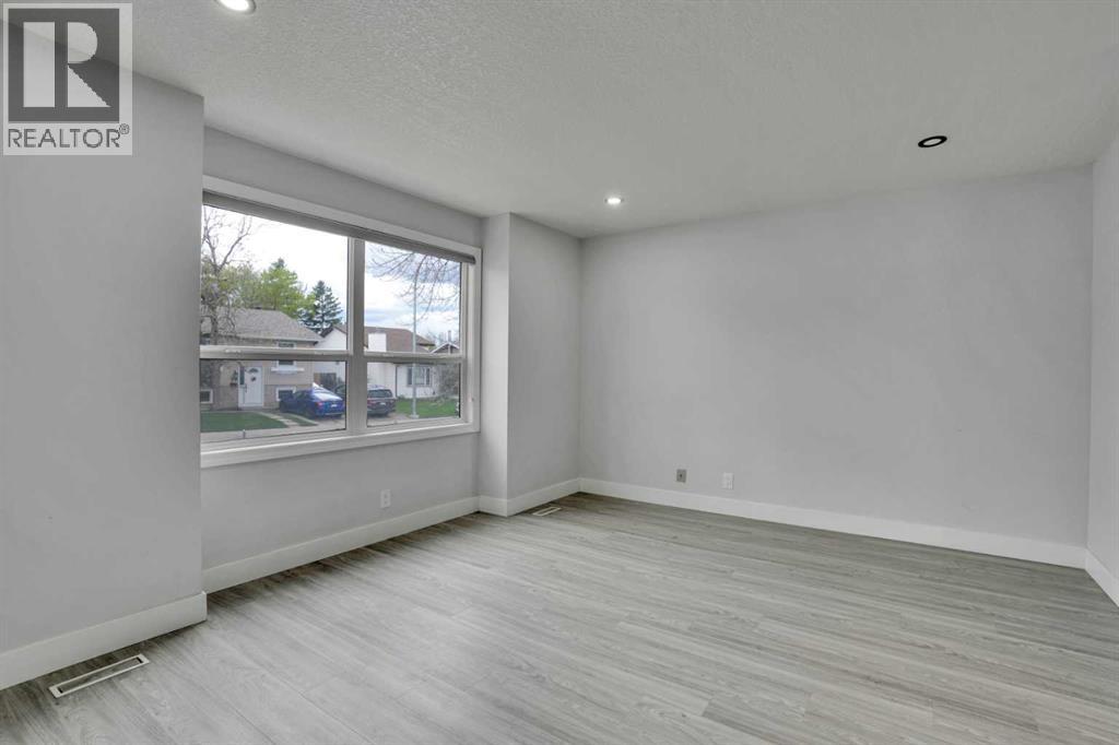 House for Sale in 44 Falmead Road NE|Calgary, Alberta T3J1G8 5
