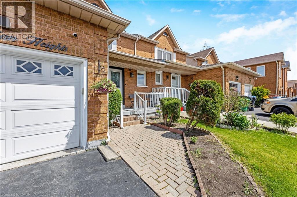 Row / Townhouse for Sale in 51 ACADIAN Heights|Brampton, Ontario L6Y4H3 3
