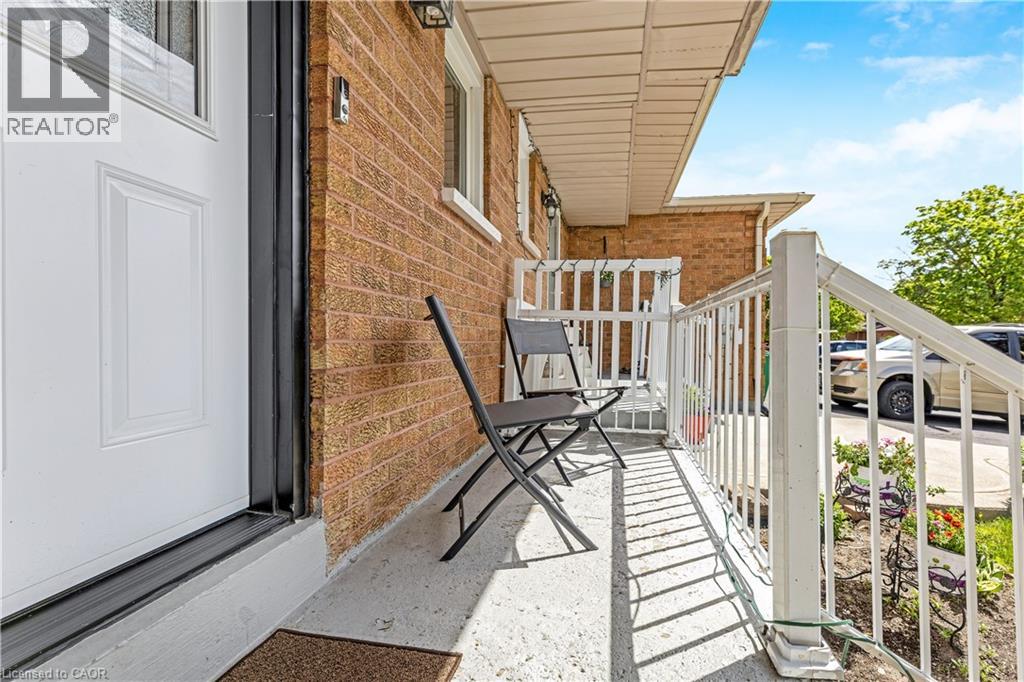 Row / Townhouse for Sale in 51 ACADIAN Heights|Brampton, Ontario L6Y4H3 5
