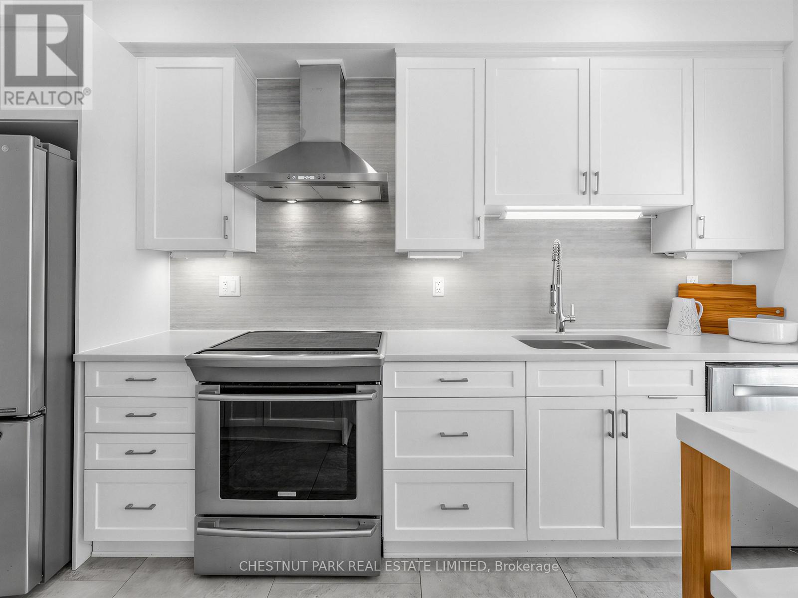 For sale: 24 THE GREENERY, Oakville (RO River Oaks), Ontario L6H6J6 ...