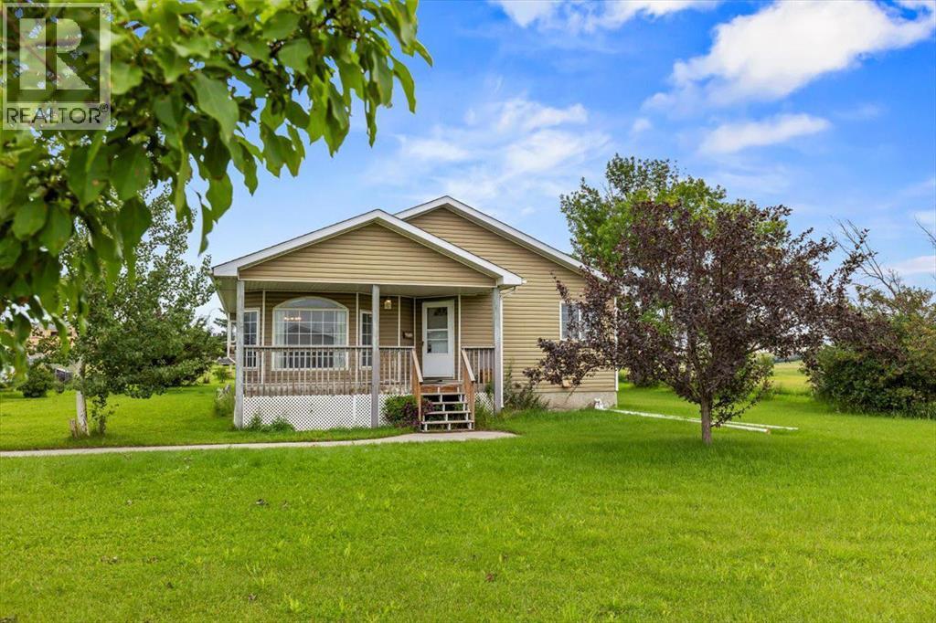 House for Sale in 8580 23 Avenue SE|Calgary, Alberta T1X0L5