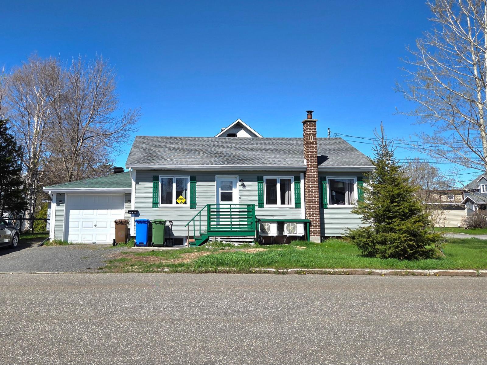300 Rue Ste-Thérèse, Matane, Quebec G4W2T8
