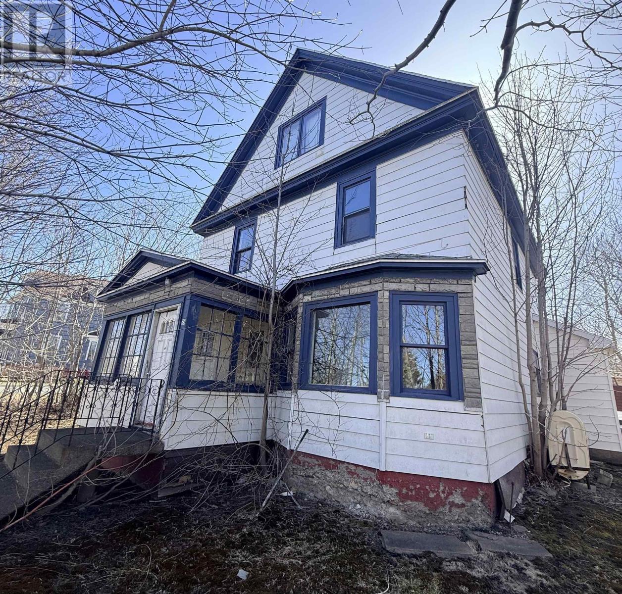 25 Queen Street, Sydney Mines, Nova Scotia B1V1L2