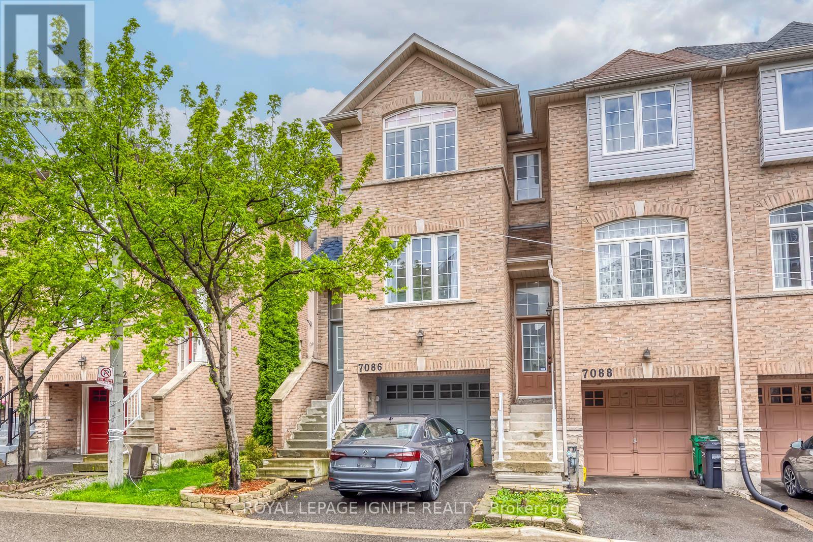 Row / Townhouse for Sale in 7086 FAIRMEADOW CRESCENT|Mississauga (Lisgar), Ontario L5N8R5 2